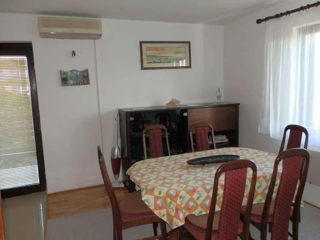 Apartments In Novi Vinodolski 15477